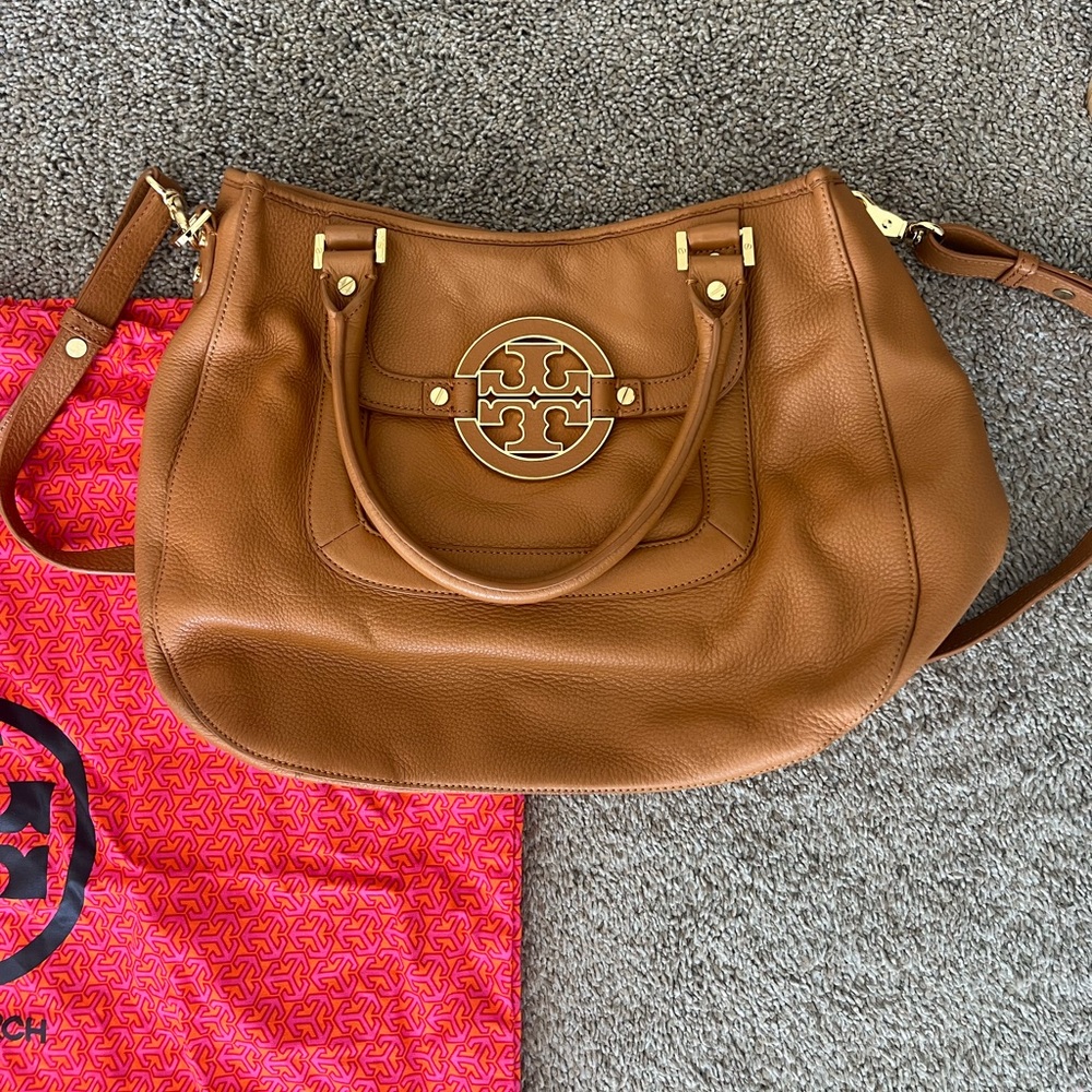 Tory Burch leather purse.